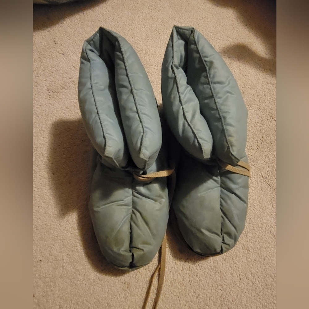 Eddie Bauer Unisex Down Bootie Slippers